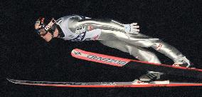 Widhoelzl leads Austrian sweep in World Cup ski jumping